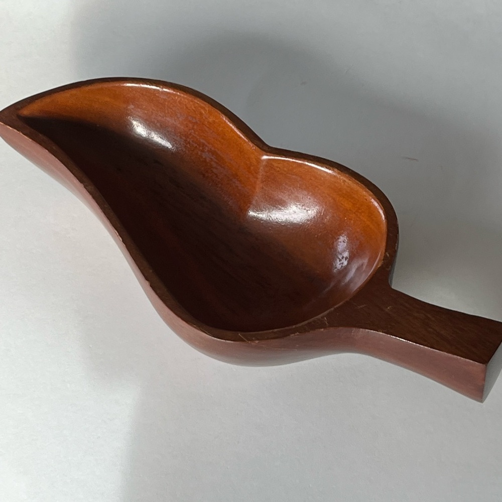 Mahogany handcrafted wooden bowl from CaribCraft, chili pepper shaped